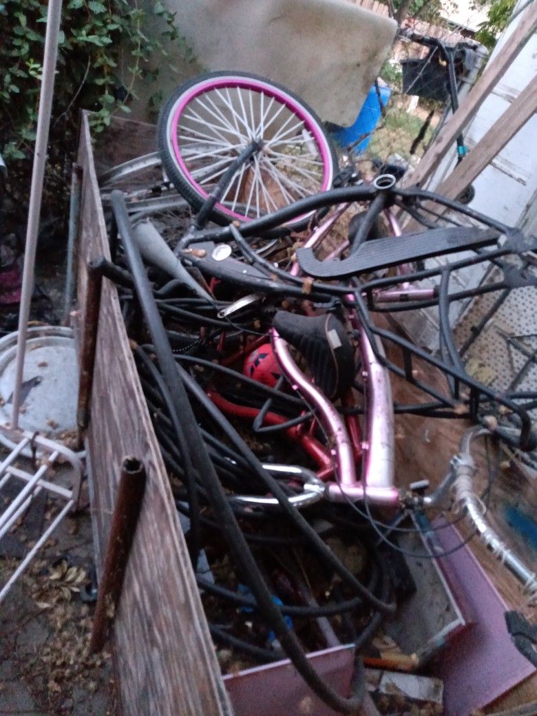 Trailer With Bike Frames As Is