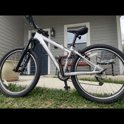 SPECIALIZED ROCKHOPPER 