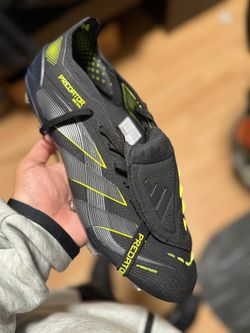 Predator Cleats 9.5