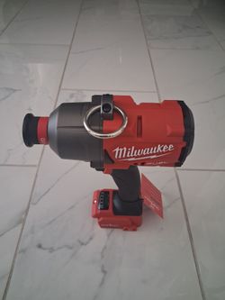 Milwaukee M18 fuel one key lithium-ion brushless cordless  7/16 in high torque impact wrench tool only new
