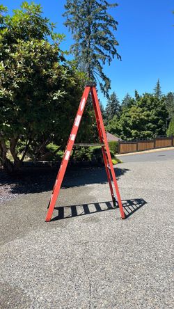 Werner 8’ fiberglass step ladder