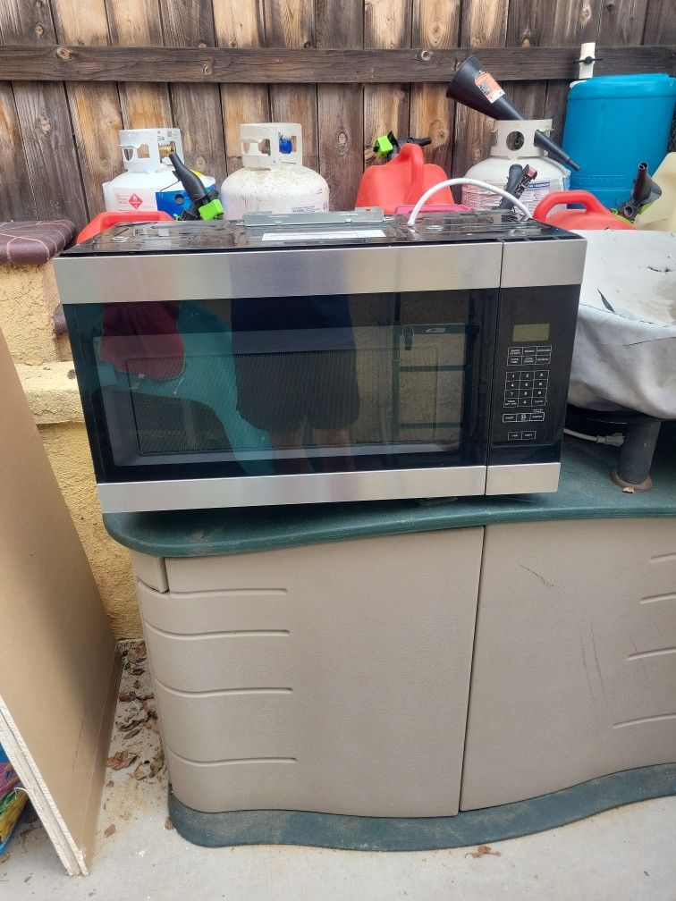 Microwave Oven