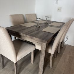 Dining Table with 6 Chairs 