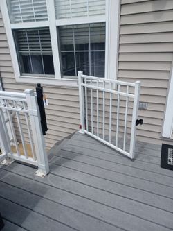Gate