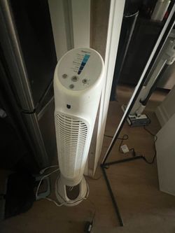 White Honeywell rotating fan for sale with remote