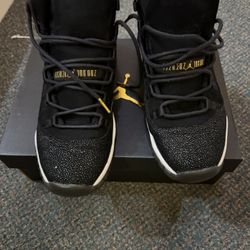 Jordan 11 Stingrays Practically Brand New Wore It A Couple Times Size 7 /12