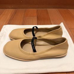 THE ROW Flats Size 7