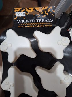 Wicked treats halloween baking mold