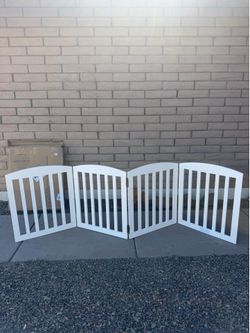 SPIRICH 4 Panel Freestanding Pet Gate (35th Ave & Bell Rd)
