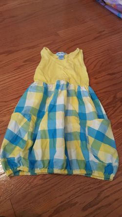 Girls 5/6 dress like new