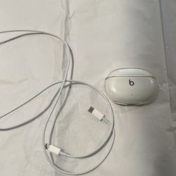 White Beats Studio Buds