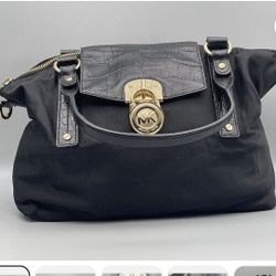 Michael Kors  MK Shoulder Bag/handbag/purse