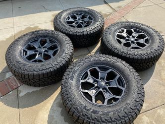 Jeep Launch Edition Rubicon Wheels and Tires