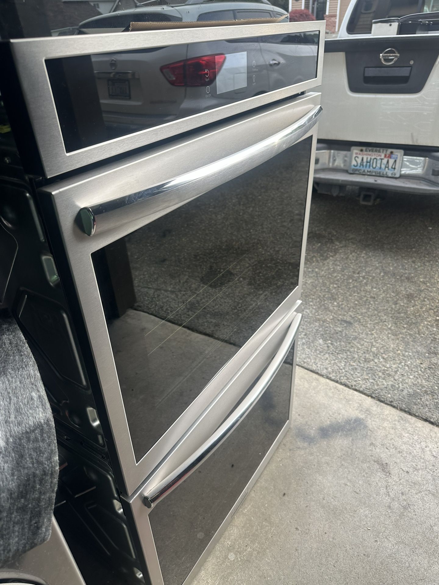 Brand New Frigidaire Gallery 30 Inches Double Wall oven Convection And Built In Air Fryer And Bread Prodding Mode