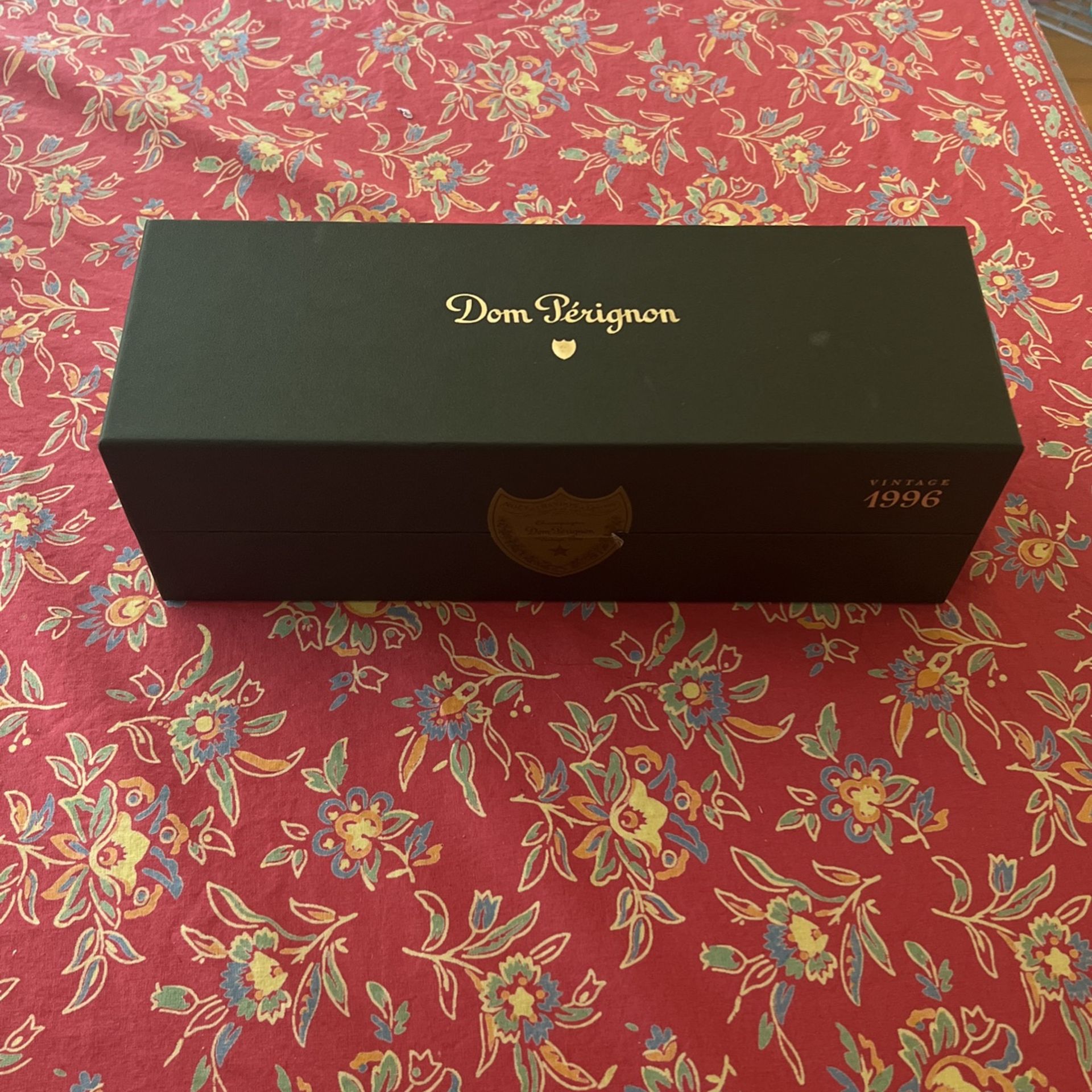 UNOPENED / SEALED Dom perignon 1996 Bottle