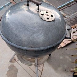 Vintage Weber 22" Kettle BBQ Grille Barbecue Grill Charcoal E Code 1983 