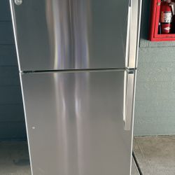 GE Refrigerator 
