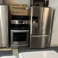 Samsung Refrigerator Stove Microwave $1,399