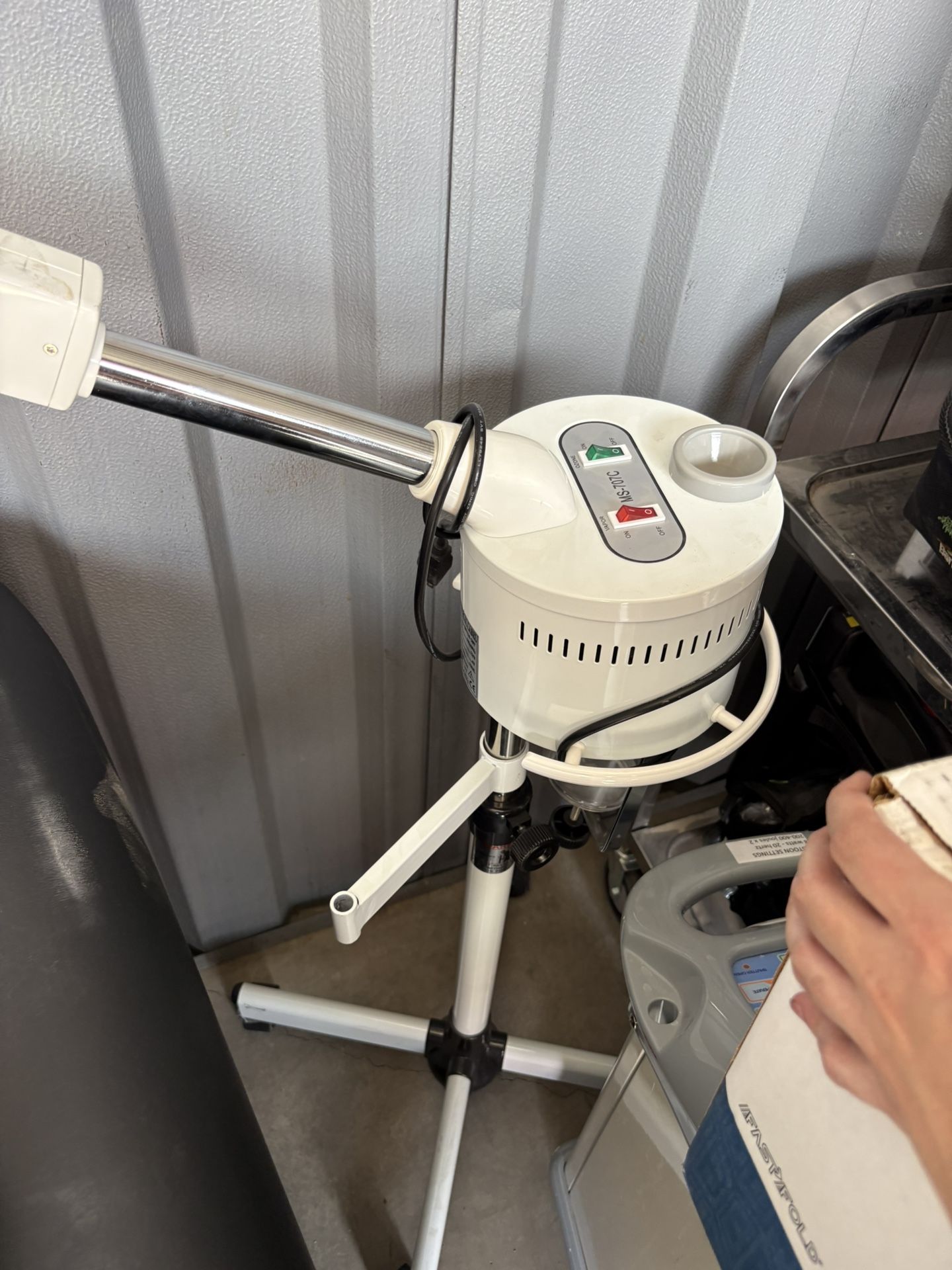 Facial Steamer & Mag Light Combo