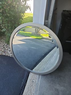 Round Mirror