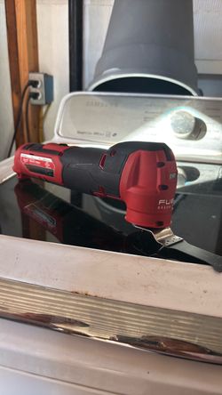 Milwaukee Multi Tool 12V
