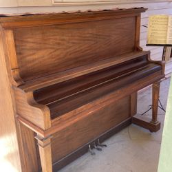 Beautiful antique working piano free
