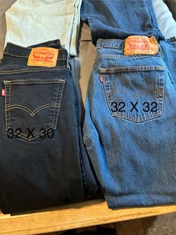 Levi’s jeans $25 cada uno