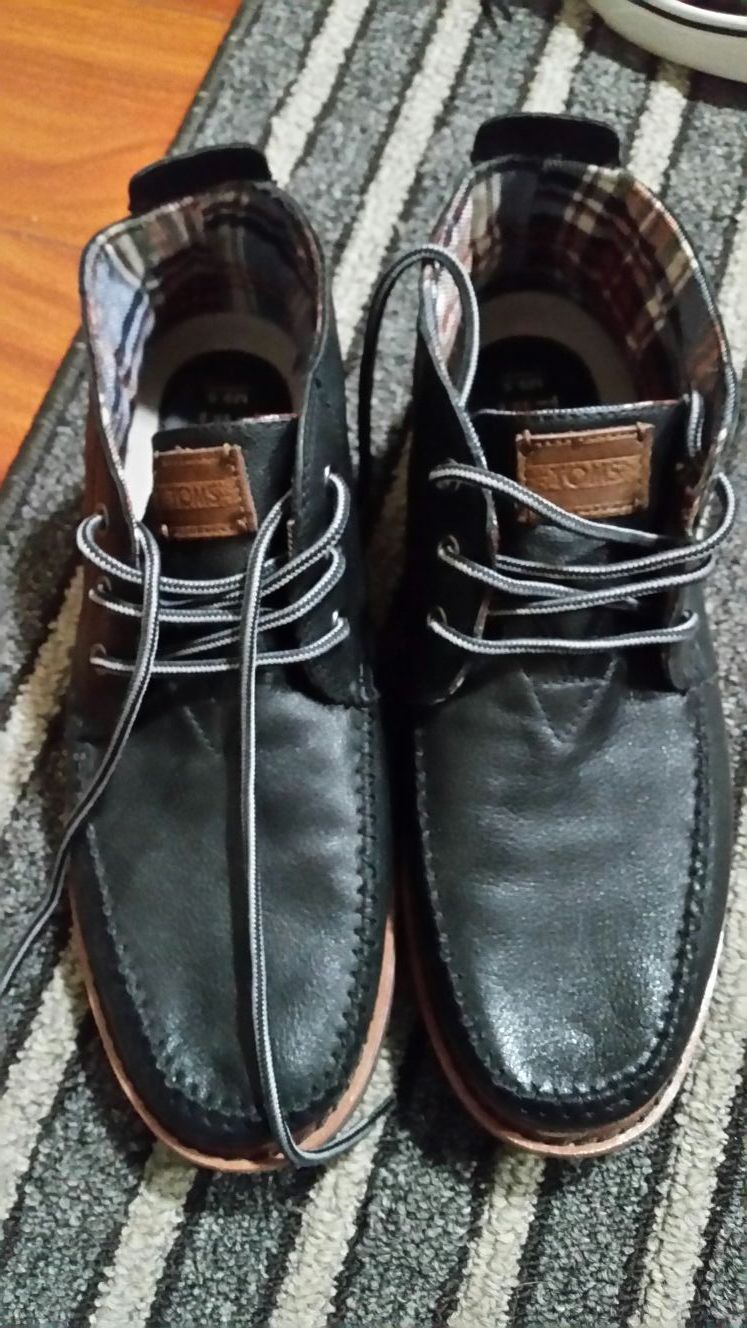 Tom's, men's boot. Size 9.5