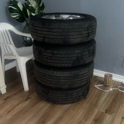 MOUNT ONLY ON 17 TICH DIAMETER NEVER INFLATE BEYOND 10per (2732).  2016 Honda Crv 