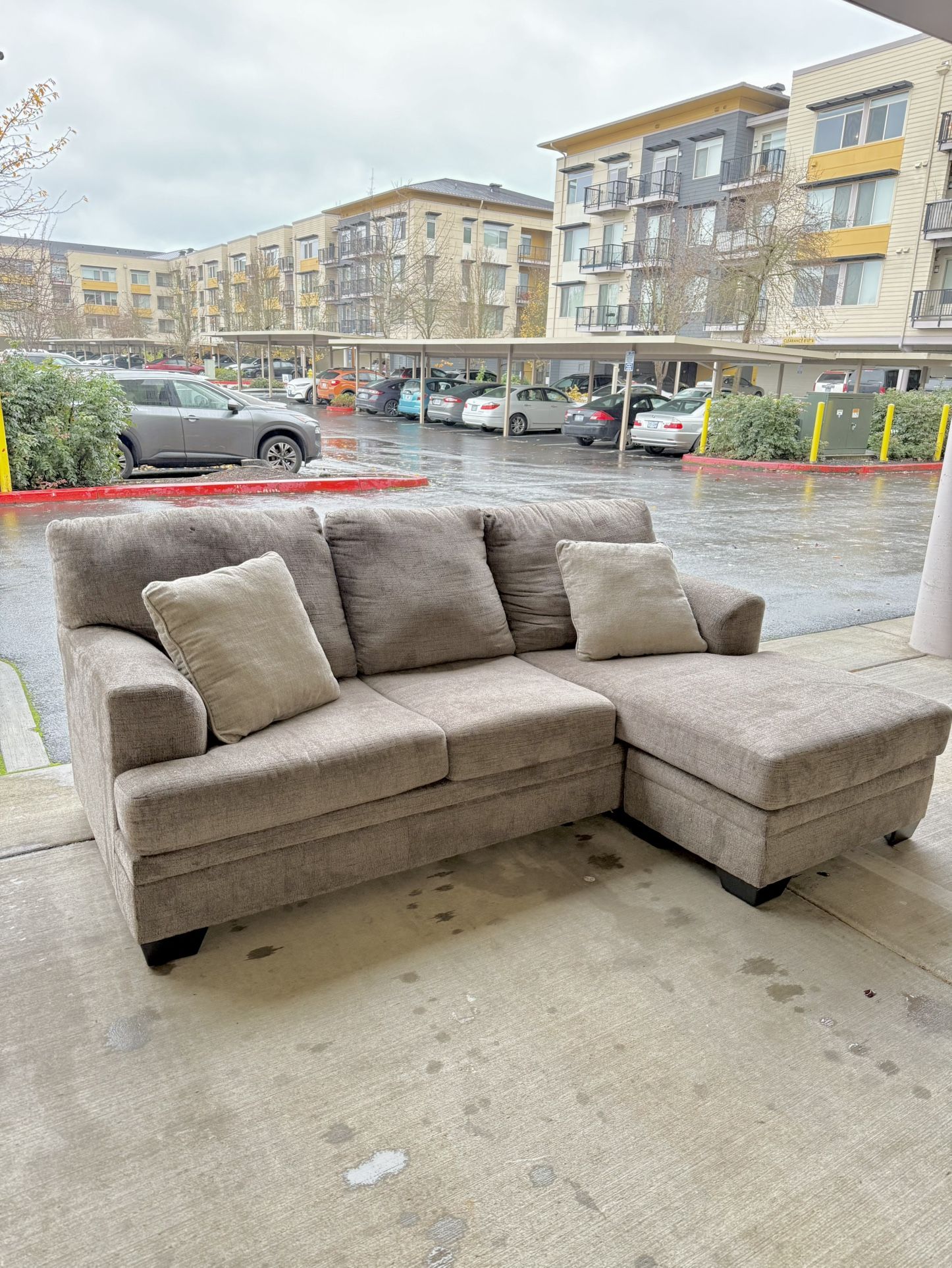 Reversible Sectional Couch - FREE DELIVERY 