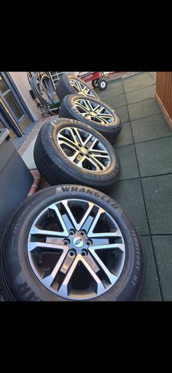 Ford 150 OEM 20" wheels n tires