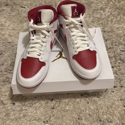 Jordan 1 Mid Reverse Chicagos , Give Me Offers