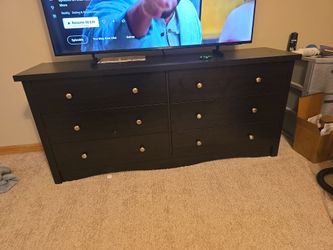 Dark brown 6 drawer dresser/ TV stand