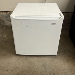 Kenmore Mini Fridge