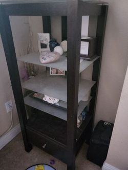 Corner shelf