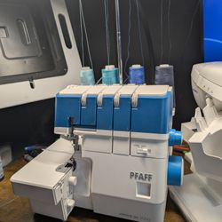 Pfaff Admire Air 5000 Serger/Overlocker Sewing Machine - W/Air Threading And Needle Threader!