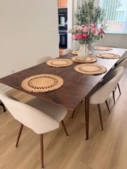 Dining Table + Chairs PICK UP ASAP