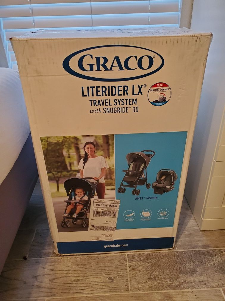 Graco - Brand new stroller and baby seat