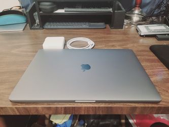 16" Apple MacBook Pro, Core i7, 500GB, 32gb Ram, Touchbar, Radeon Pro, Newest MacOS