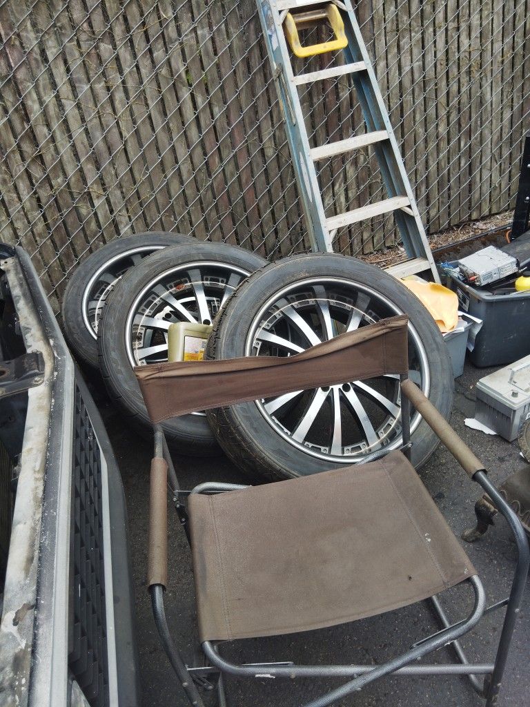 Cleaning Out My Storages I Got A Lot Of Tools A Lot Of Car Parts A Lot Of Antiques I'm Here Today Come By And Take A Look