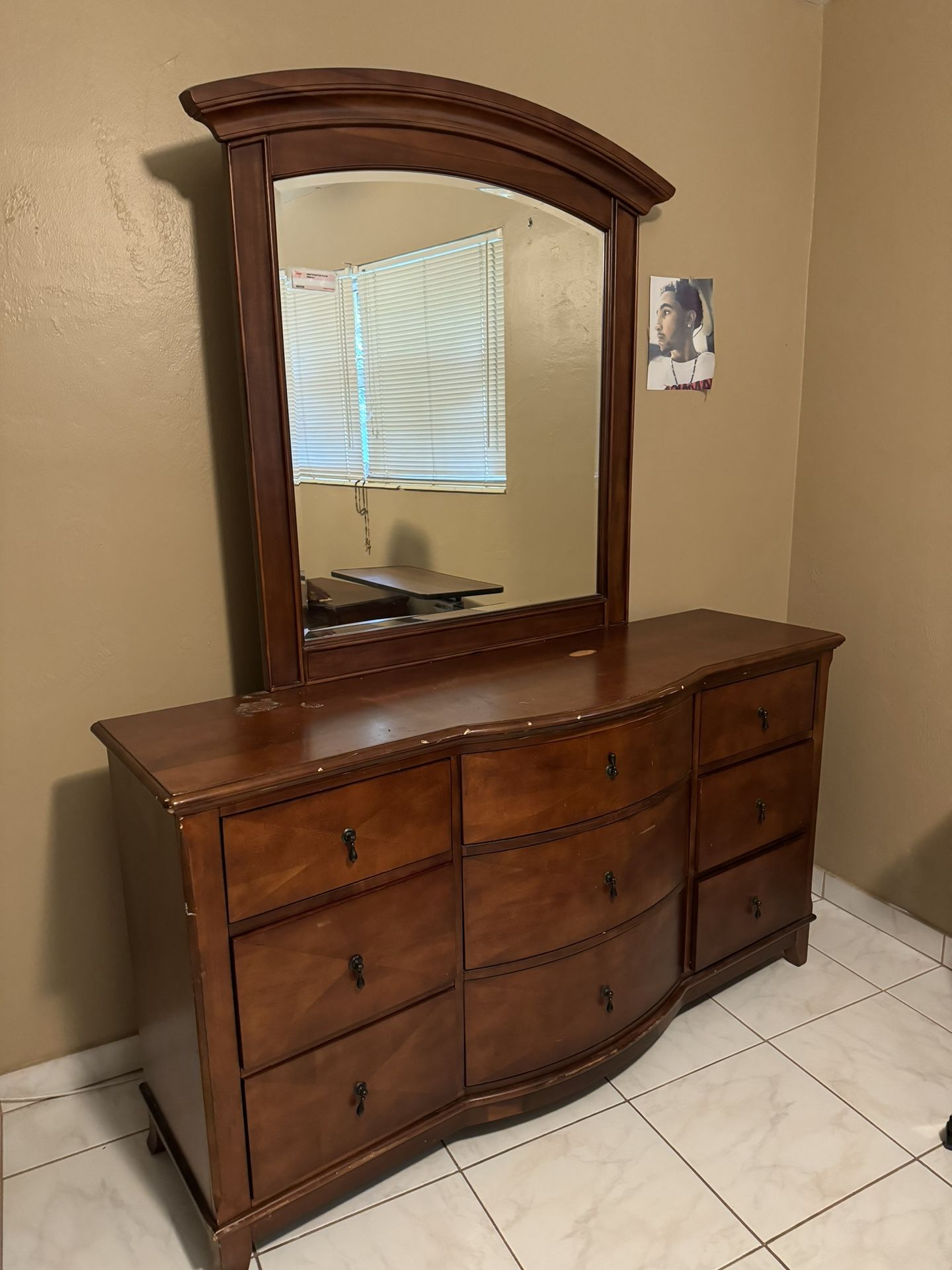 Dresser & nightstand 