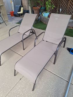 Chaise lounge chairs