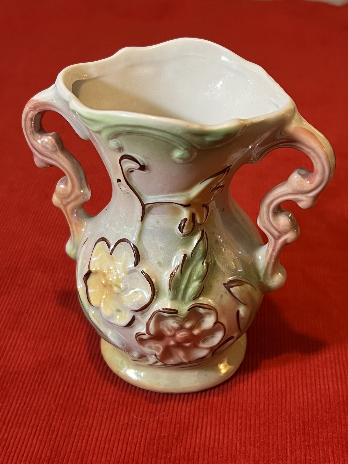 Vintage Luster Floral Vase !