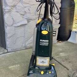 Eureka Smartvac Upright Vacuum