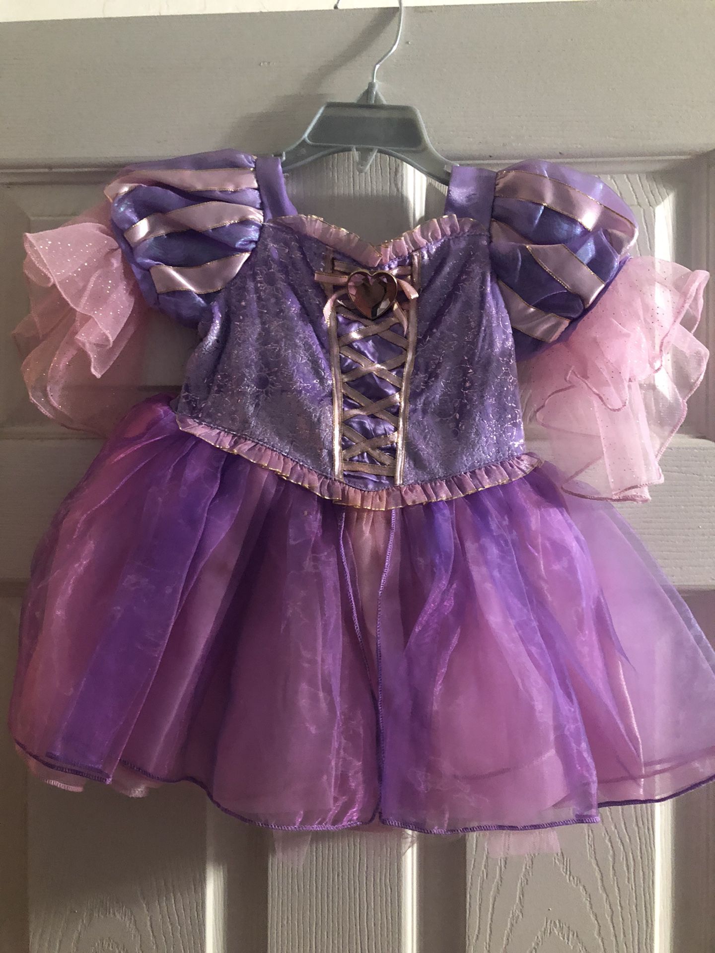 Cute Rapunzel costume from Disney store 2T