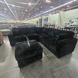 BRAND NEW 4PCS SECTIONAL SOFA SET WITH OTTOMAN AND ACCENT PILLOW INCLUDED $549