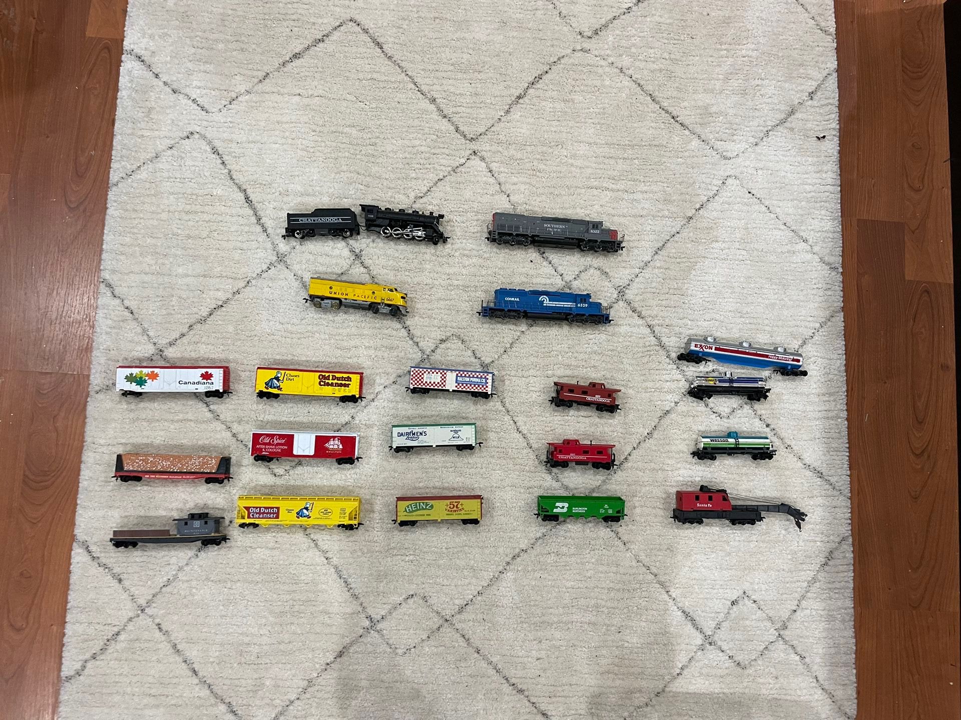 Vintage Tyco Model Train Lot HO Scale