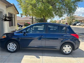 2012 Nissan versa