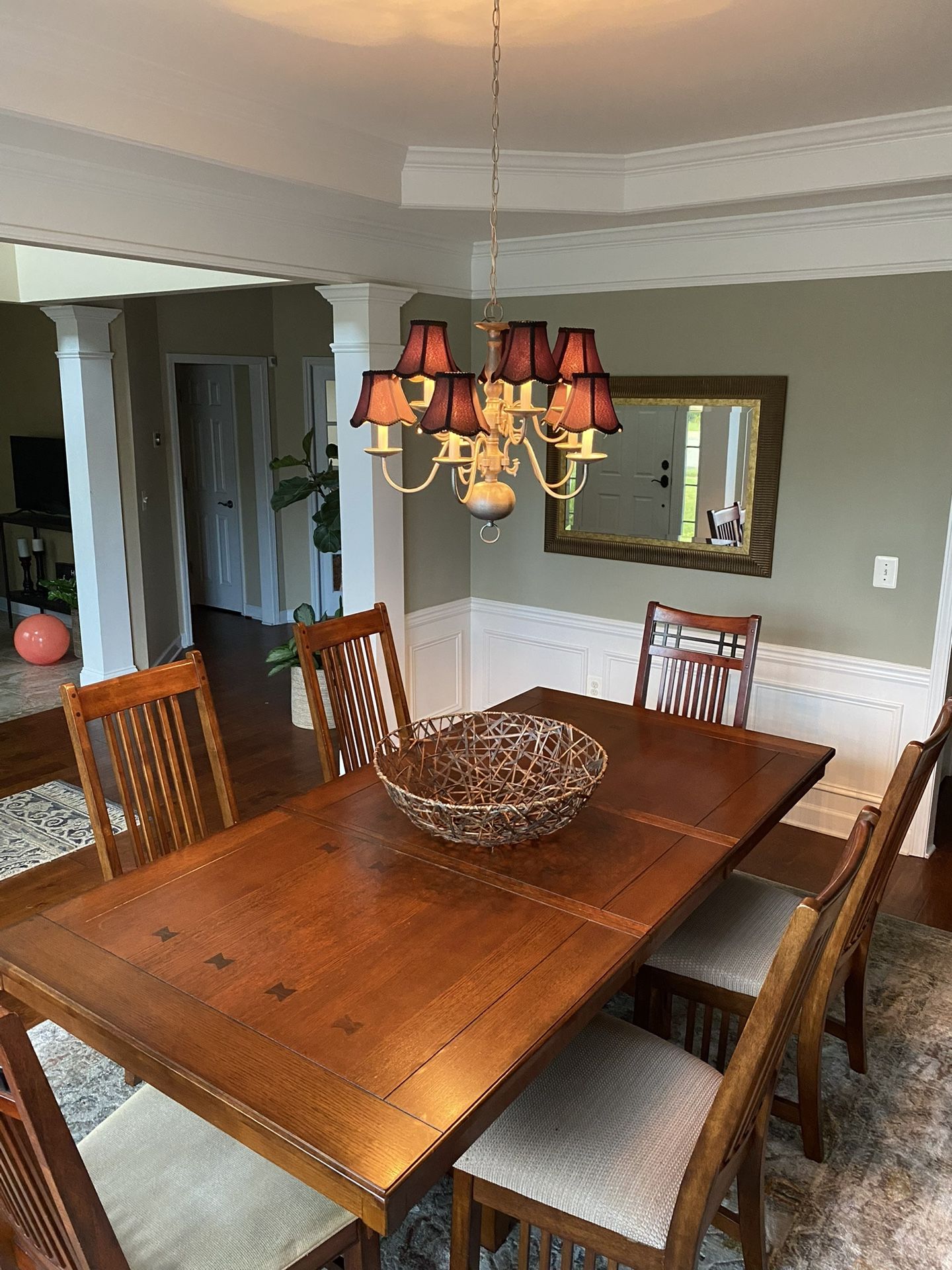 Dinning Room Set (Pick Up By 7/15)