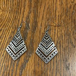 Pair of Francesca’s antiqued silver kite-shaped fashion earrings with geometric pattern - GENTLY USED, WORN ONCE OR TWICE